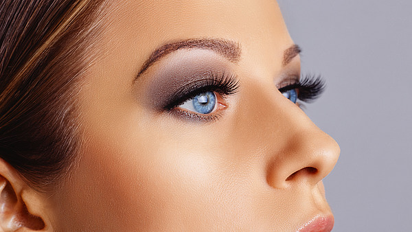 Wimpernlaminierung unwiderstehlicher Augenaufschlag